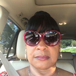 Meet your Posher, Valerie